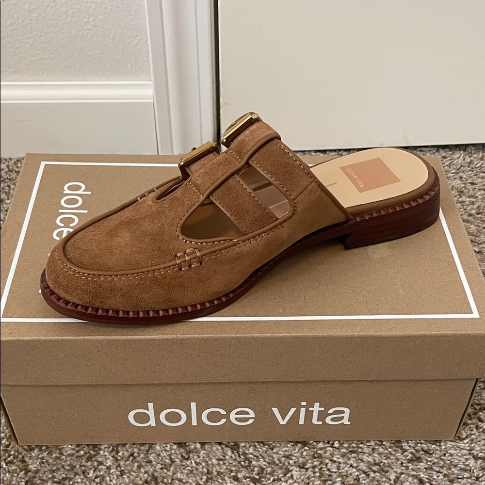 NWT Dolce Vita Women's light brown Suede mule loafers
